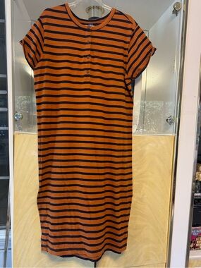 Old Navy Short-Sleeve Striped Henley Midi Shift Dress 4 buttons down orange navy